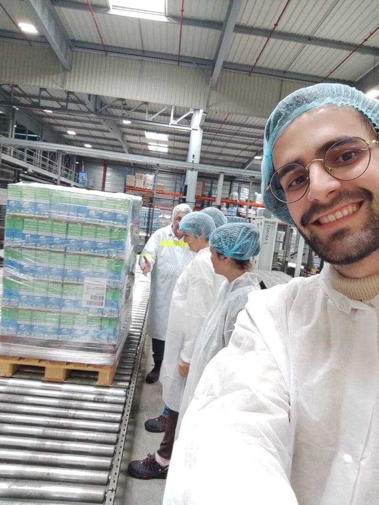 Visite sociétaire dans l'usine de fabrication du lait bio C'est qui le Patron ?!