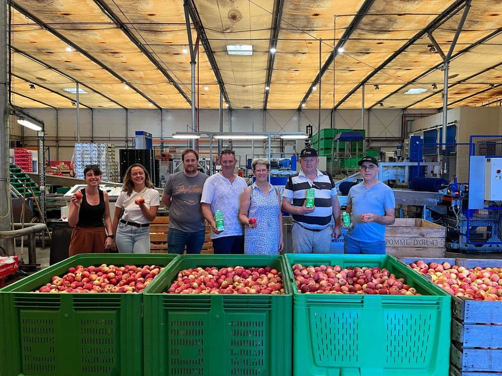 Sociétaire dans l'usine de conditionnement des pommes C'est qui le Patron ?! pour le jus de pommes