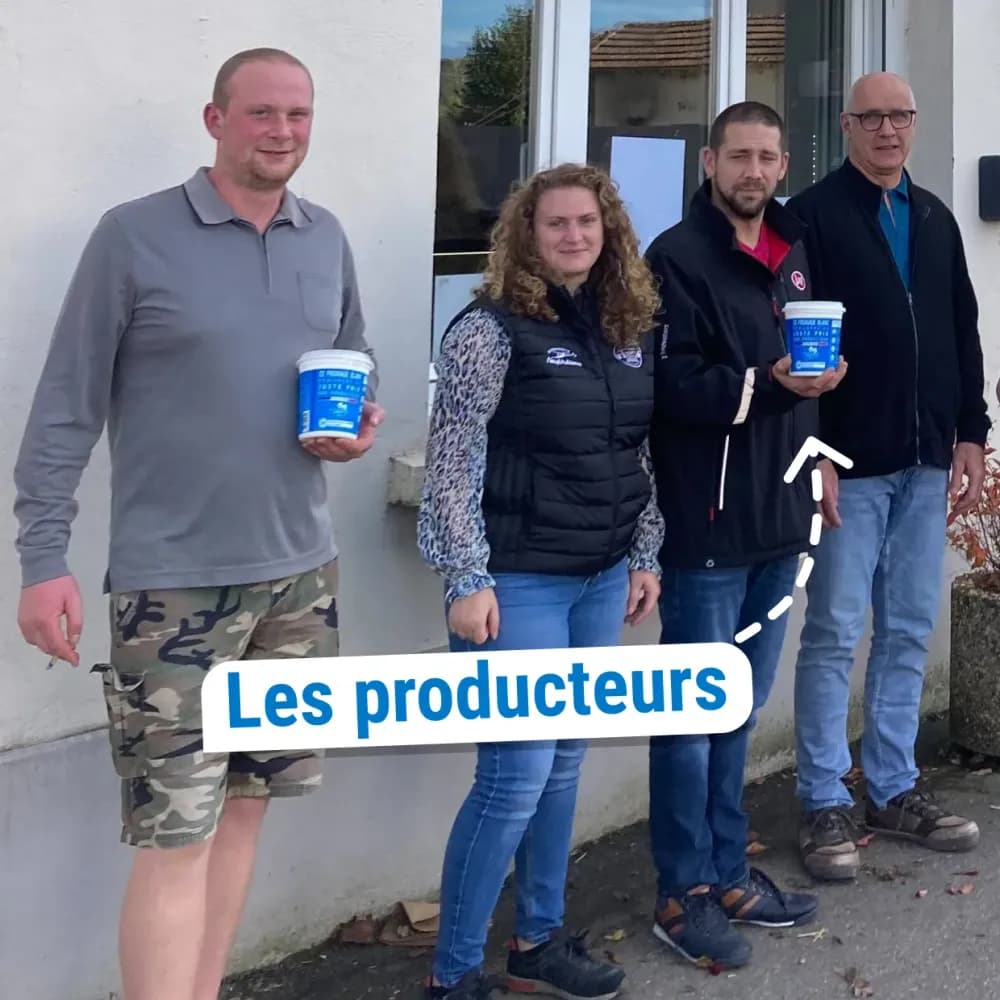 Producteurs de lait pour le formage blanc C'est qui le Patron ?!